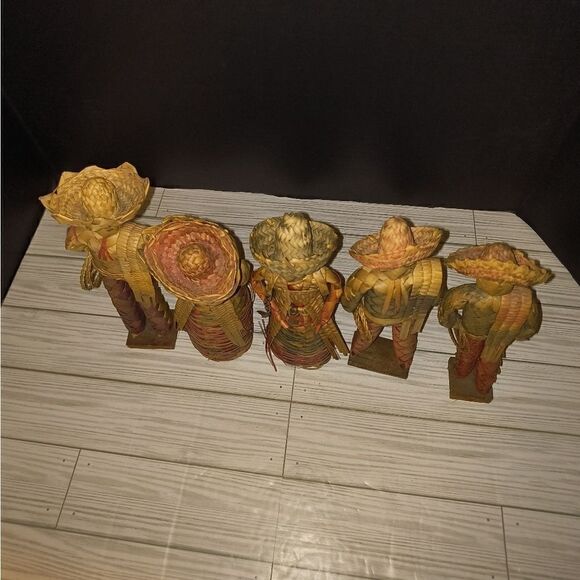 Vintage Woven Figurine Family Set Of 5 Cowboy Villagers In Sombrero Basket Weave - Picture 3 of 12